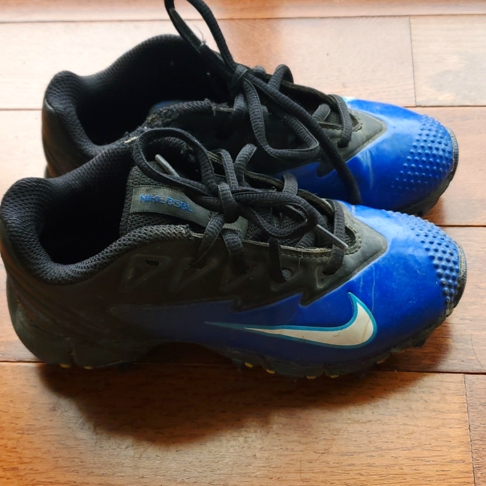 Boys sports cleats